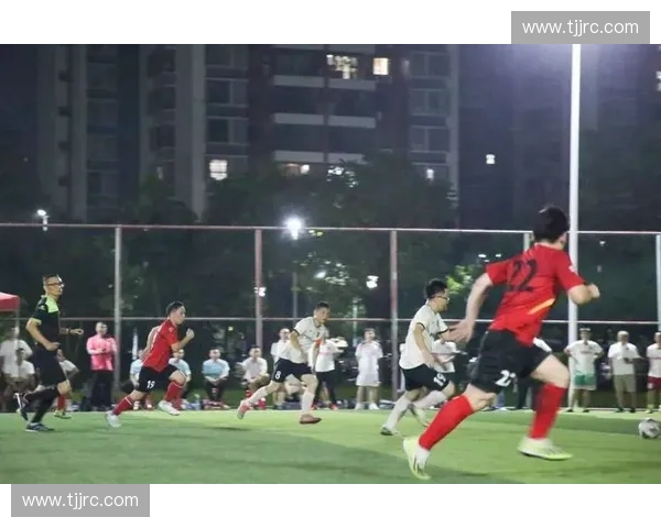 广州城市足球联赛：激情对决点燃全城 热血赛事为城市注入活力